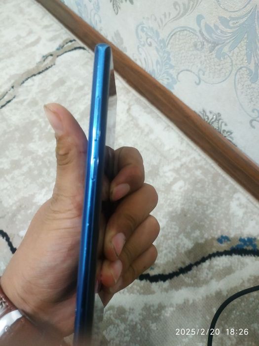 Самсунг ноте 8            10/8