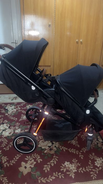 Коляска для двойняшек