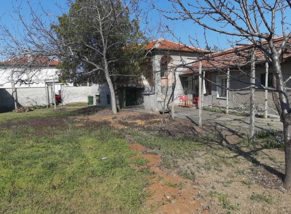 Къща на минути от Пловдив