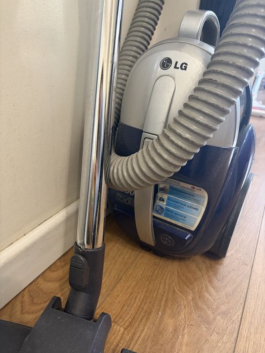 Пылесос LG VK70187HQ