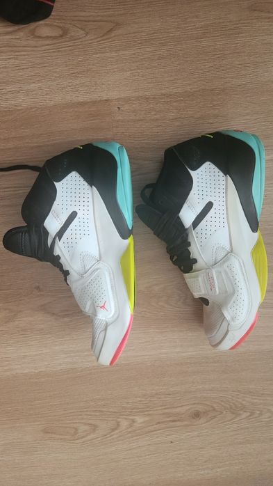 Jordan Zion 2 White Volt Dynamic Turquoise
