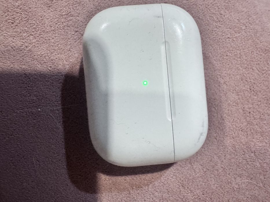 Air pods pro 2 зарядный кейс