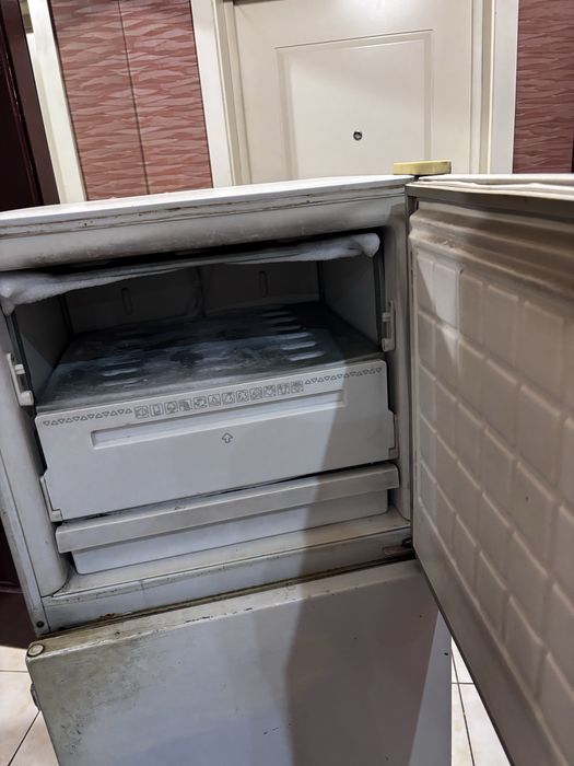 Продам холодильник