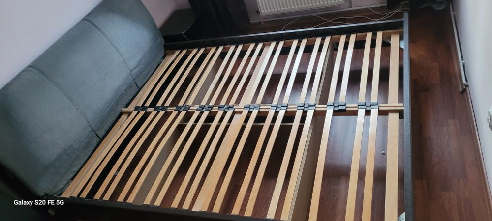 Vand pat 230 lei bucata.