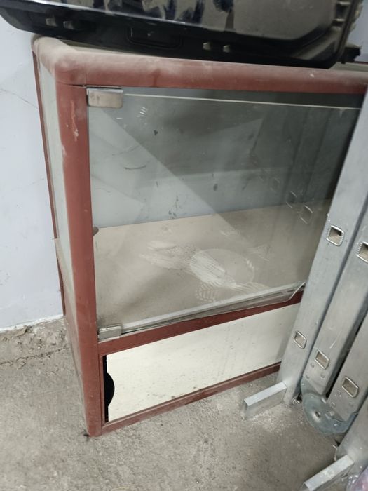 Витрины стеклянные dia