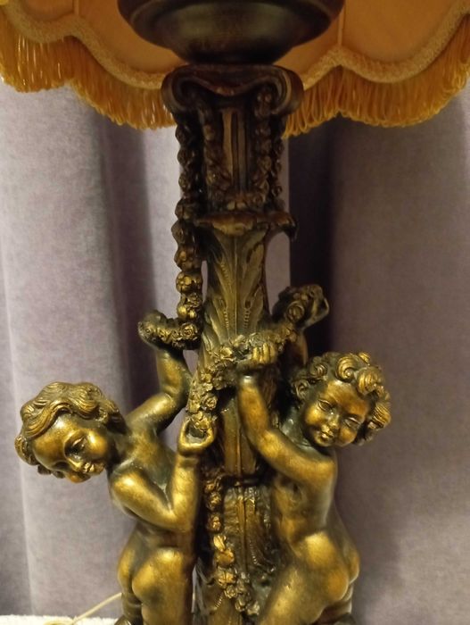 Красиви старинни лампи с абажури - лампа