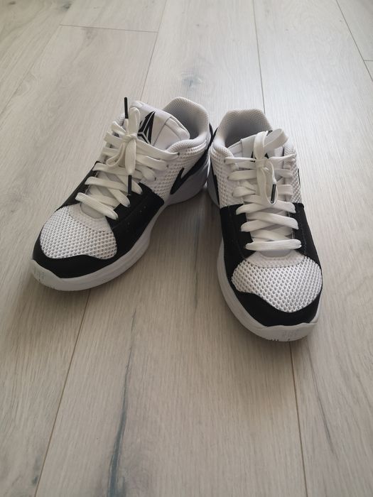 Nike маратонки за момче