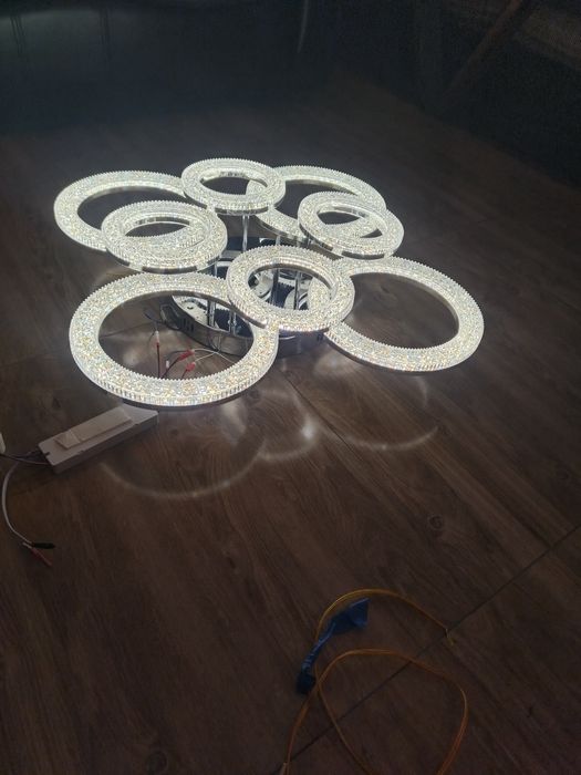 Продам люстру led
