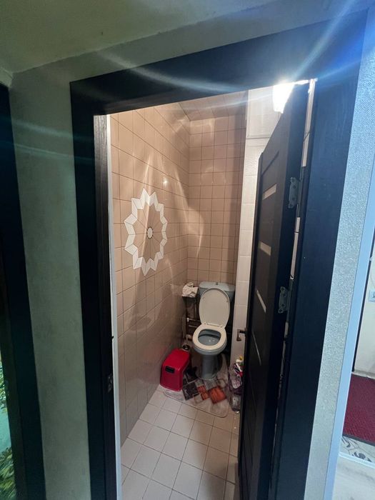 Срочно продаеться трёх комнатная на 9 квартал Юнусабад, звони и купи !