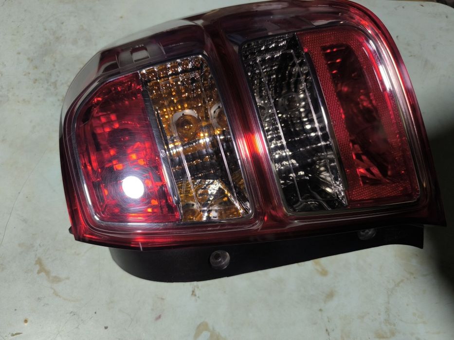 Продам оригинальную фару правую от Кобольта