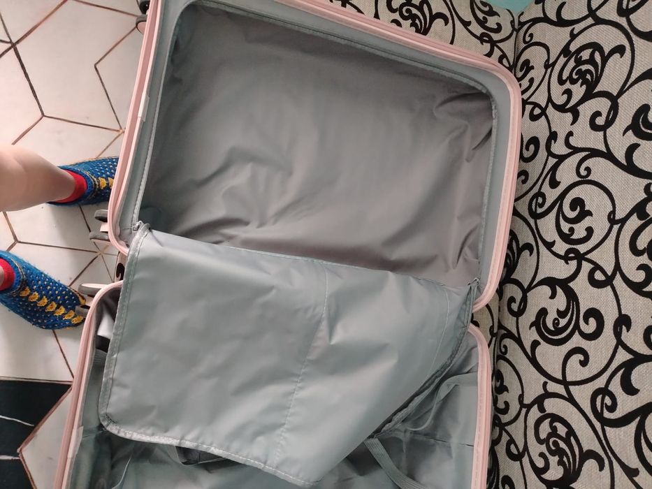 Продам чемодан (новый)