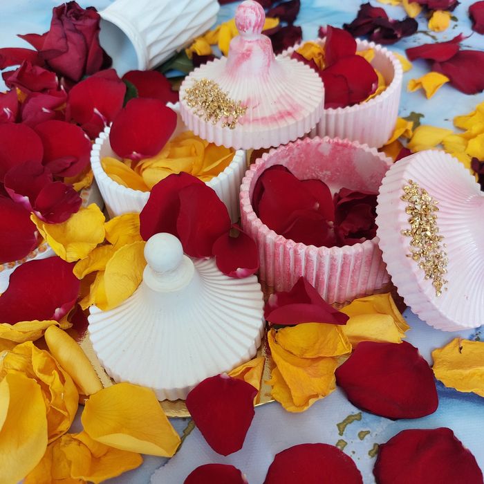 Шкатулки, бонбоньерки, вазочки