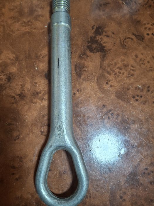Буксировочный крюк на Мерседес 211
