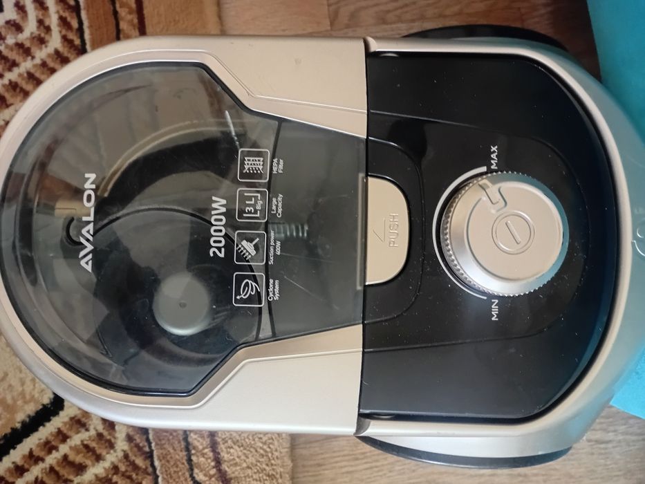 Пылесос продам  2000W