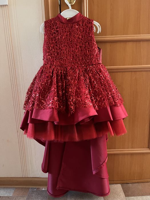 Продам нарядное платье