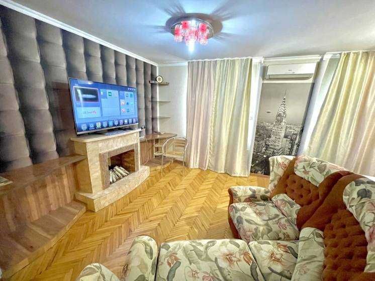 Дава се под наем Двустаен апартамент в София, Център - 65 кв.м за 397.8 € - Снимка #1