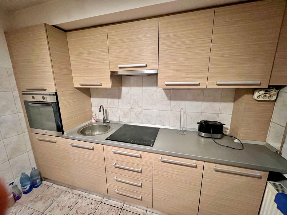 Vand mobila de bucatarie