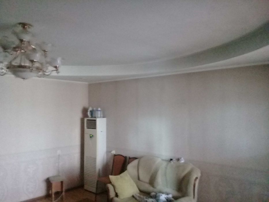 Продам дом трех уровневый