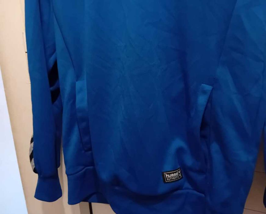 Чисто ново оригинално горнище Hummel