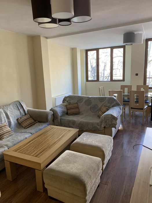 Дава се под наем Тристаен апартамент в Ловеч, Център - 90 кв.м за 357 € - Снимка #2