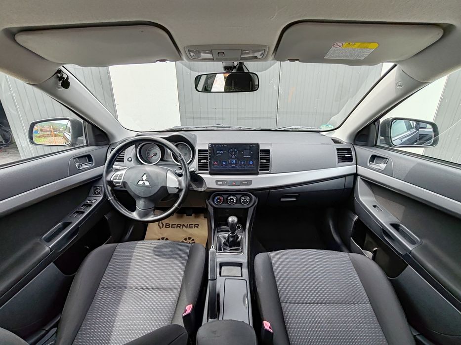 Mitsubishi Lancer 1.5i 109cp 2010