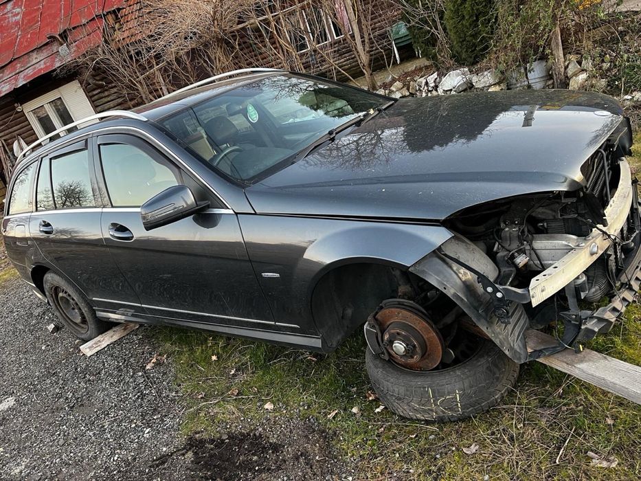 Mercedes c 220 +motor defect injectoare