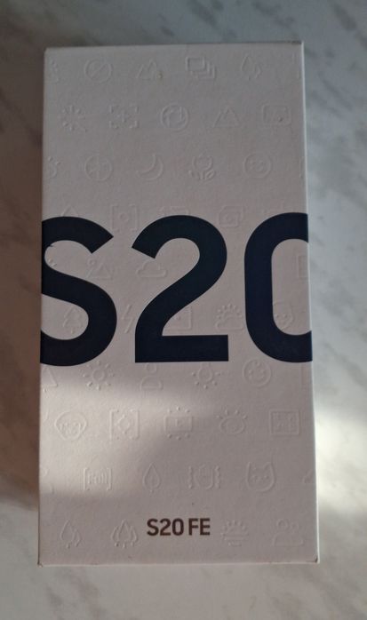 Телефон  Samsung  S20fe