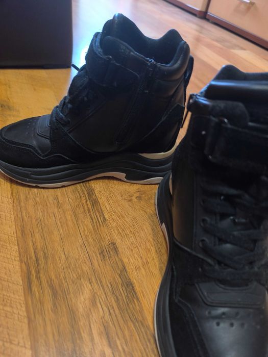 Дамски маратонки GUESS