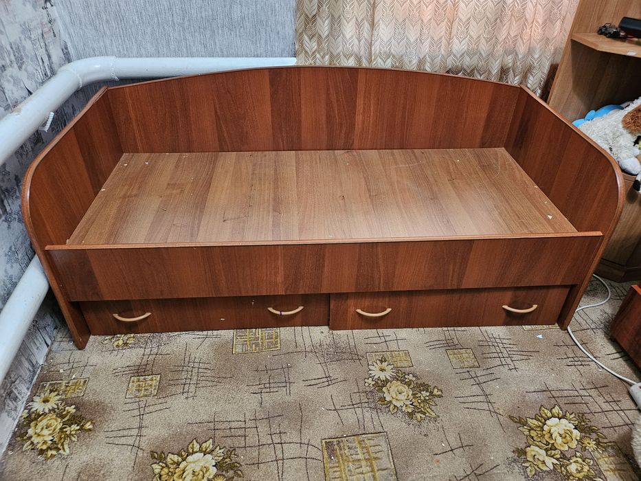 Продам кровать 160 см
