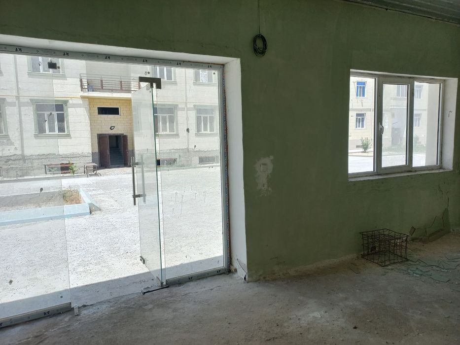 Noturar bino sotiladi