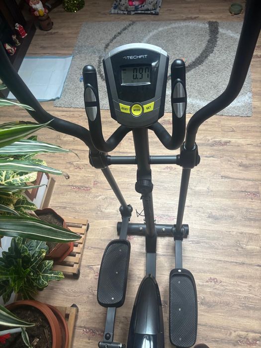 Bicicleta eliptică E380 TECHFIT
