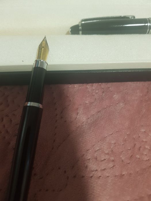 De vinzare Stilou Mont Blanc cu penita din Aur de 14k