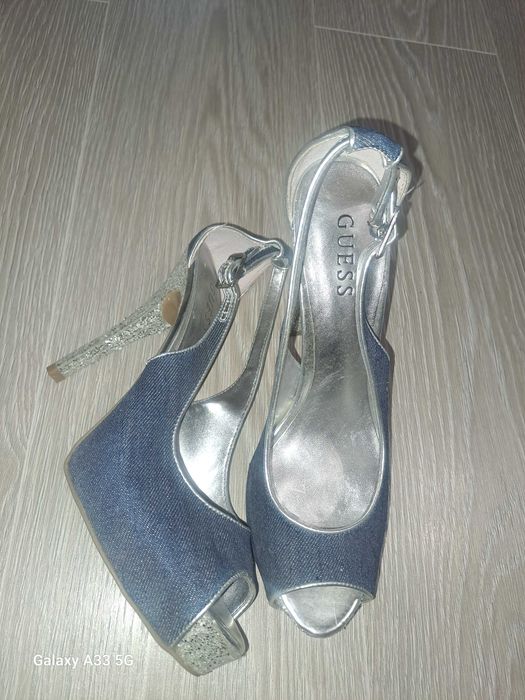Sandale cu platforma