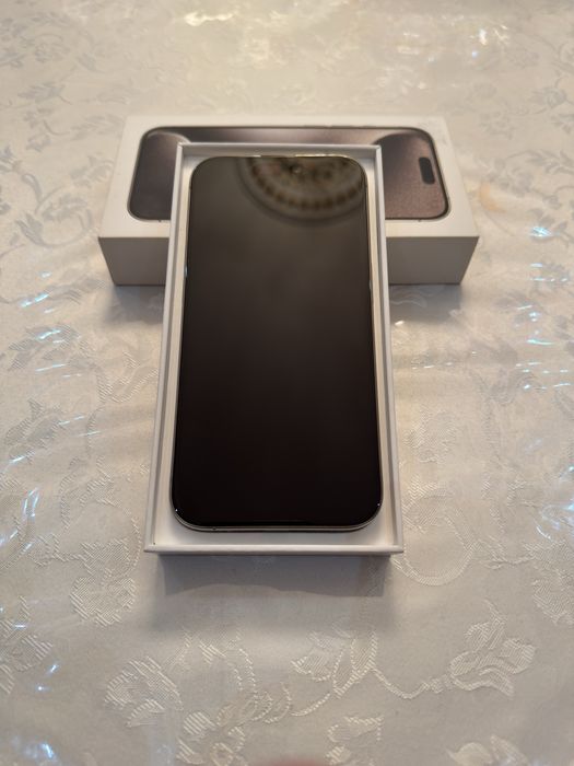 iPhone 15 Pro Natural Titanium