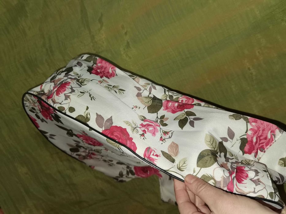 Много елегантна лятна чанта с флорални мотиви- рози