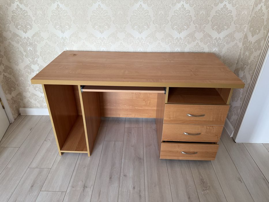 Стол письменый