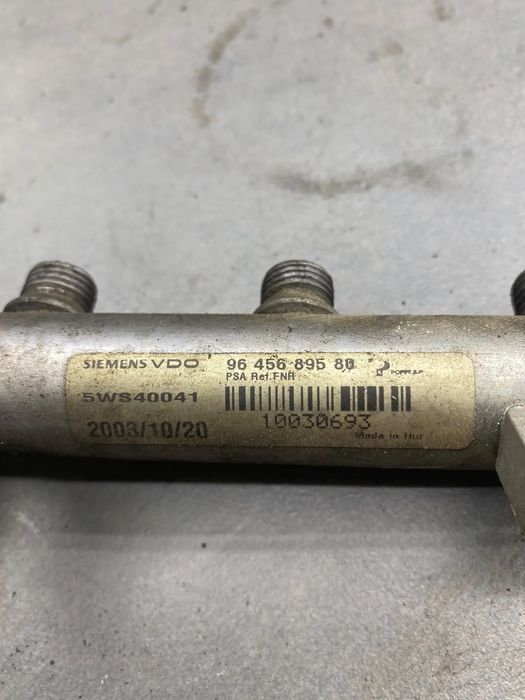 Rampa injectoare 96 456 895 80 Peugeot 407 2004 2.0 HDi MT