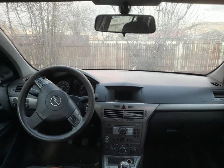 Dezmebrez opel astra h 1.6 benzina