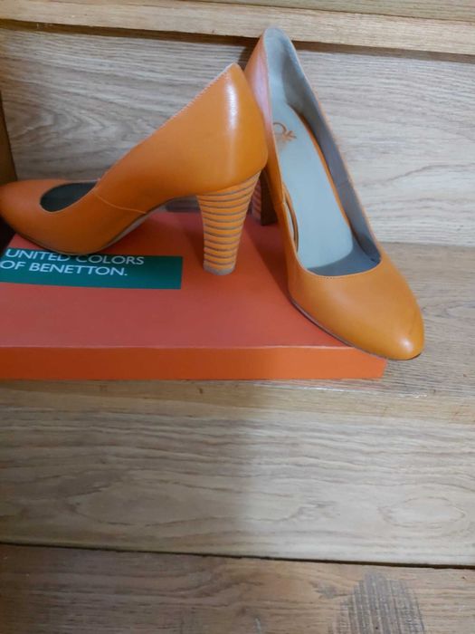 Pantofi piele portocalie Benetton marimea 40
