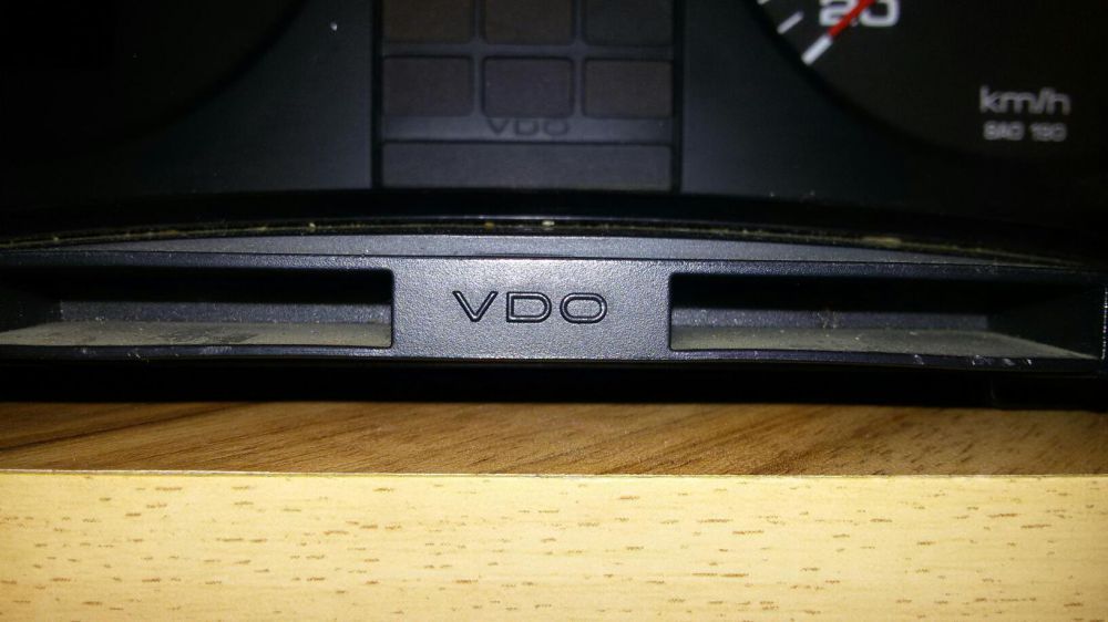 ПЕРФЕКТНО  Километражно табло за Ауди 80 В3 * Б4* 90*