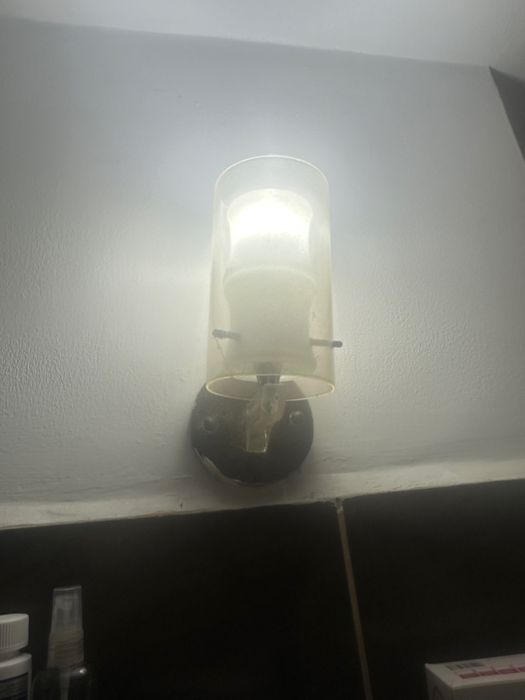 Lustre living , hol baie functionabile