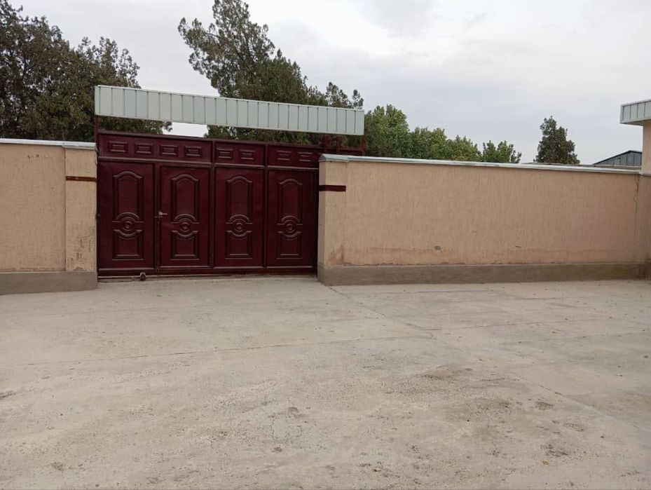 База сотилади 1.1 гектар