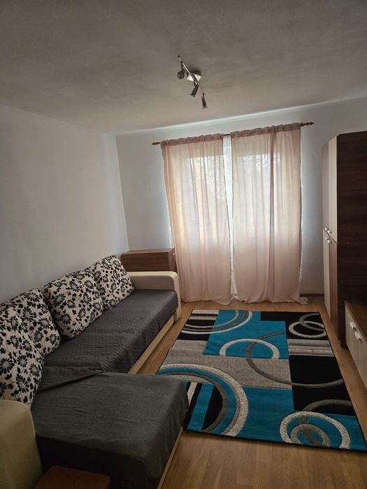 Închiriez garsonieră cameră de cămin