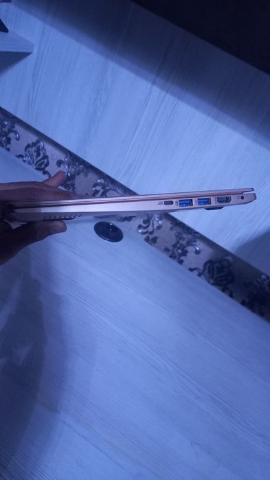 Срочно продам ноутбук acer , состояние хорошое , сенсорный экран