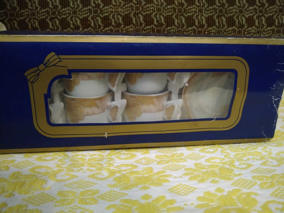 Красив сервиз за кафе