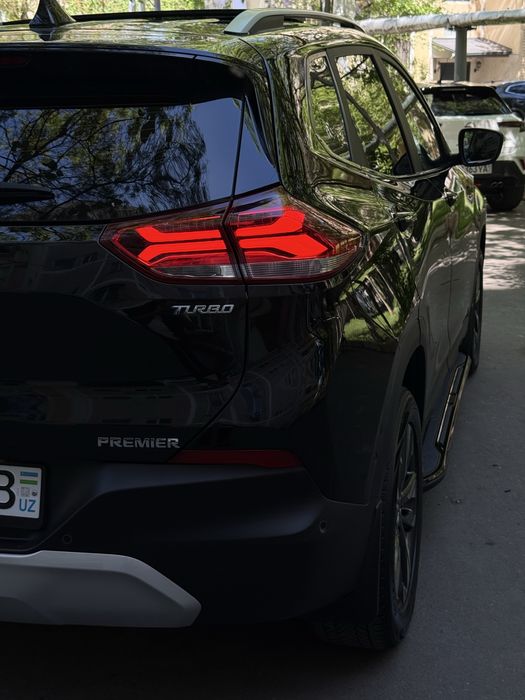 tracker 2 premier 2022