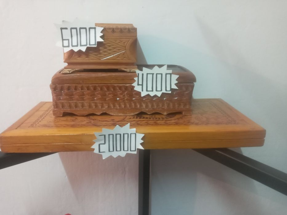 Шкатулки ручной работы разные.