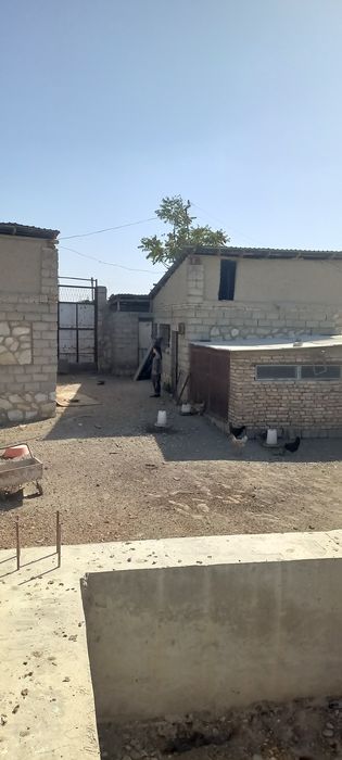 Хатирчи центрда ховли участка