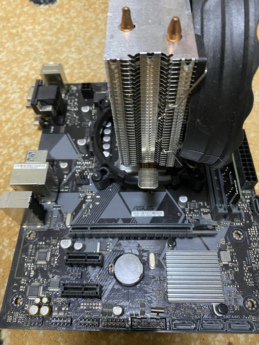 Озу, процессор, материнская плата.