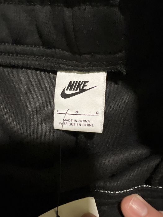 НОВИ Къси панталони Tech fleece L/XL